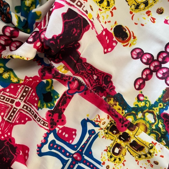 Cute cross tights! - Picture 2 of 3